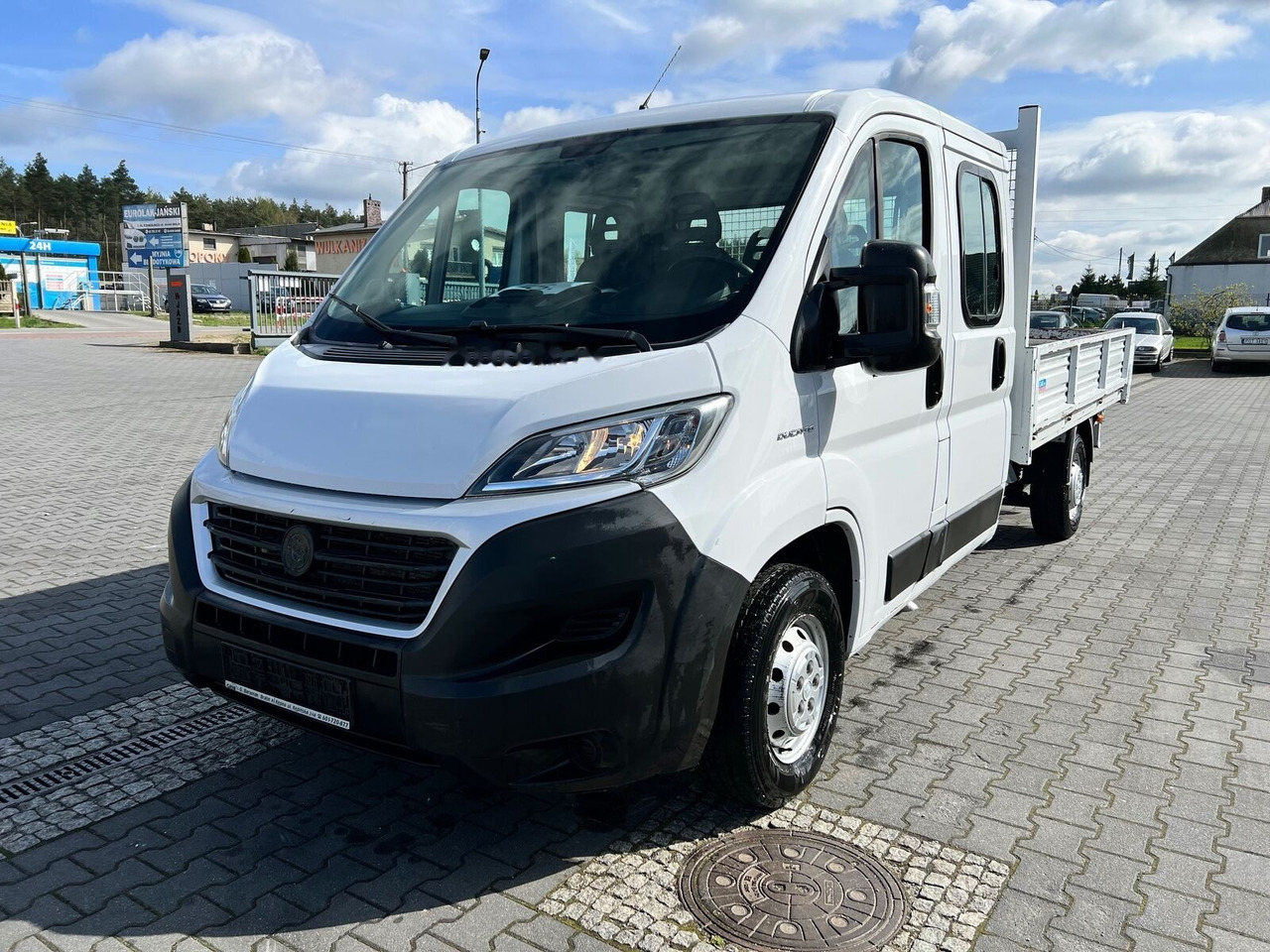 Малотоннажный бортовой грузовик, Грузопассажирский фургон FIAT Ducato Brygadówka Doka 7-miejsc + Skrzynia: фото 1