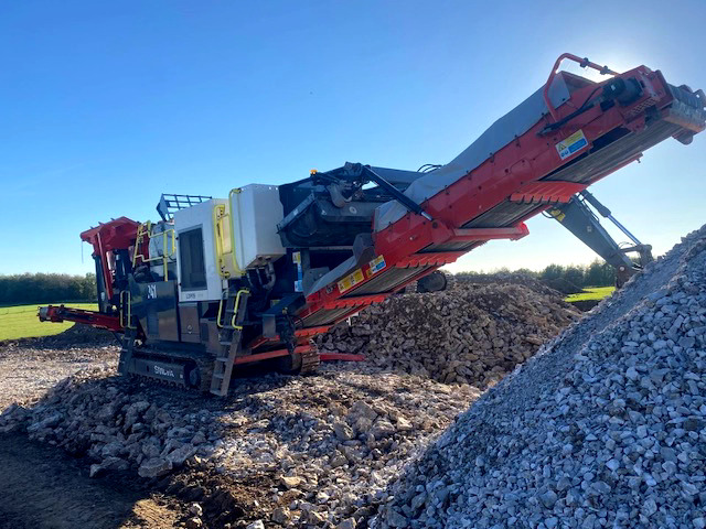 Sandvik QJ241 - Мобильная дробилка: фото 1 Sandvik QJ241 - Мобильная дробилка: фото 1