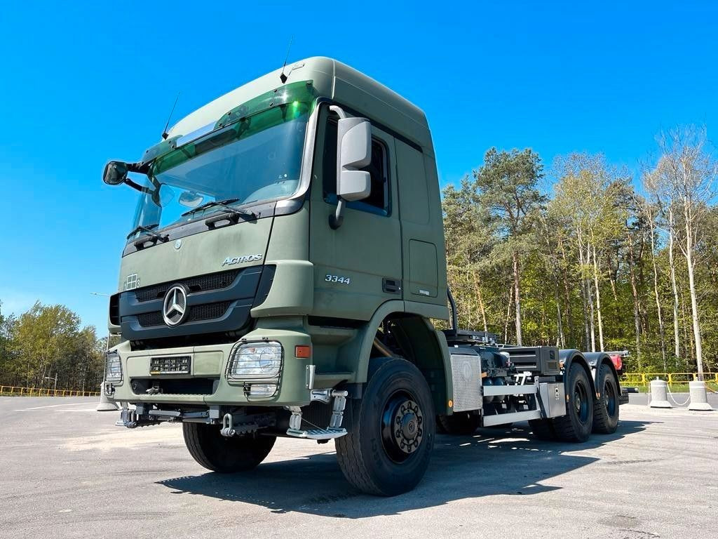 Mercedes-Benz 6x6 ACTROS 3344 Twist Lock BDF LIKE NEW - Грузовик-контейнеровоз/ Сменный кузов: фото 1 Mercedes-Benz 6x6 ACTROS 3344 Twist Lock BDF LIKE NEW - Грузовик-контейнеровоз/ Сменный кузов: фото 1