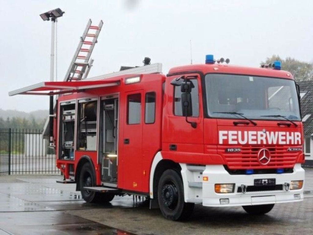 Mercedes-Benz ACTROS 1835 Feuerwehr 2080 L Fire Unit !!  - Пожарная машина: фото 1