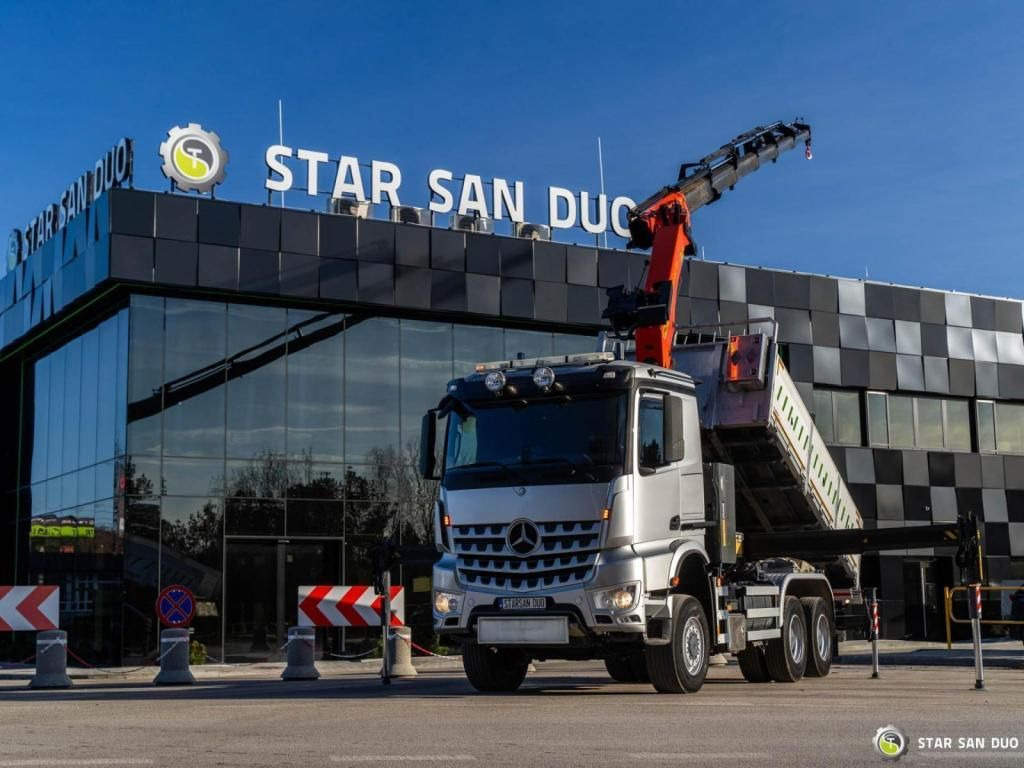 Mercedes-Benz AROCS 2651 6x6 PALFINGER PK 34002 CRANE KIPER - Самосвал: фото 1 Mercedes-Benz AROCS 2651 6x6 PALFINGER PK 34002 CRANE KIPER - Самосвал: фото 1