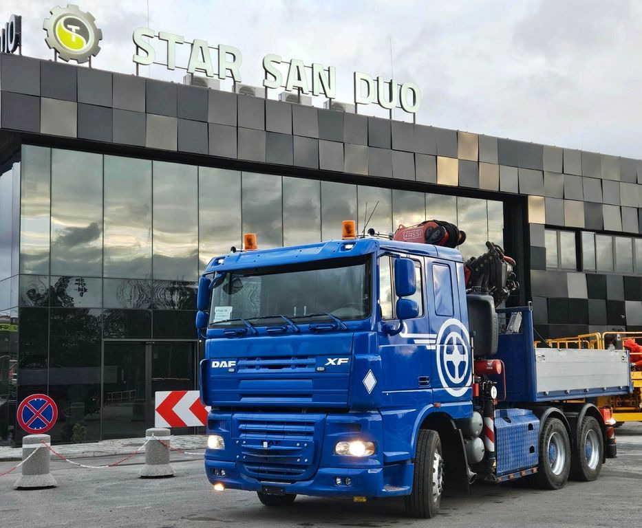 Тягач DAF XF 6x4 FASSI 450 Euro 5 FLY JIB WINDE: фото 1