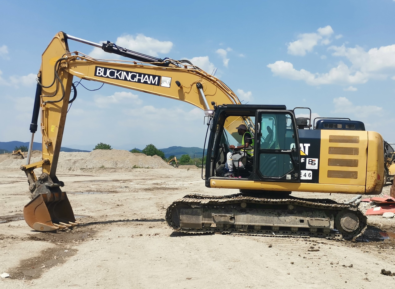 CATERPILLAR 320 E - Гусеничный экскаватор: фото 1 CATERPILLAR 320 E - Гусеничный экскаватор: фото 1