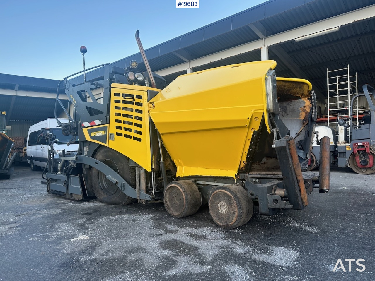Bomag BF 300 P-2 - Асфальтоукладочная техника: фото 1 Bomag BF 300 P-2 - Асфальтоукладочная техника: фото 1