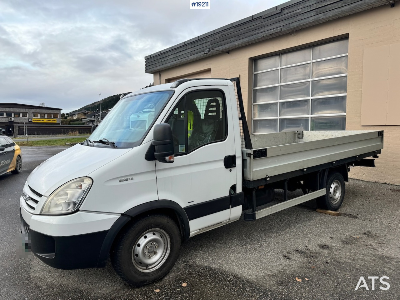 Iveco 35S14 - Грузовик бортовой/ Платформа: фото 2 Iveco 35S14 - Грузовик бортовой/ Платформа: фото 2