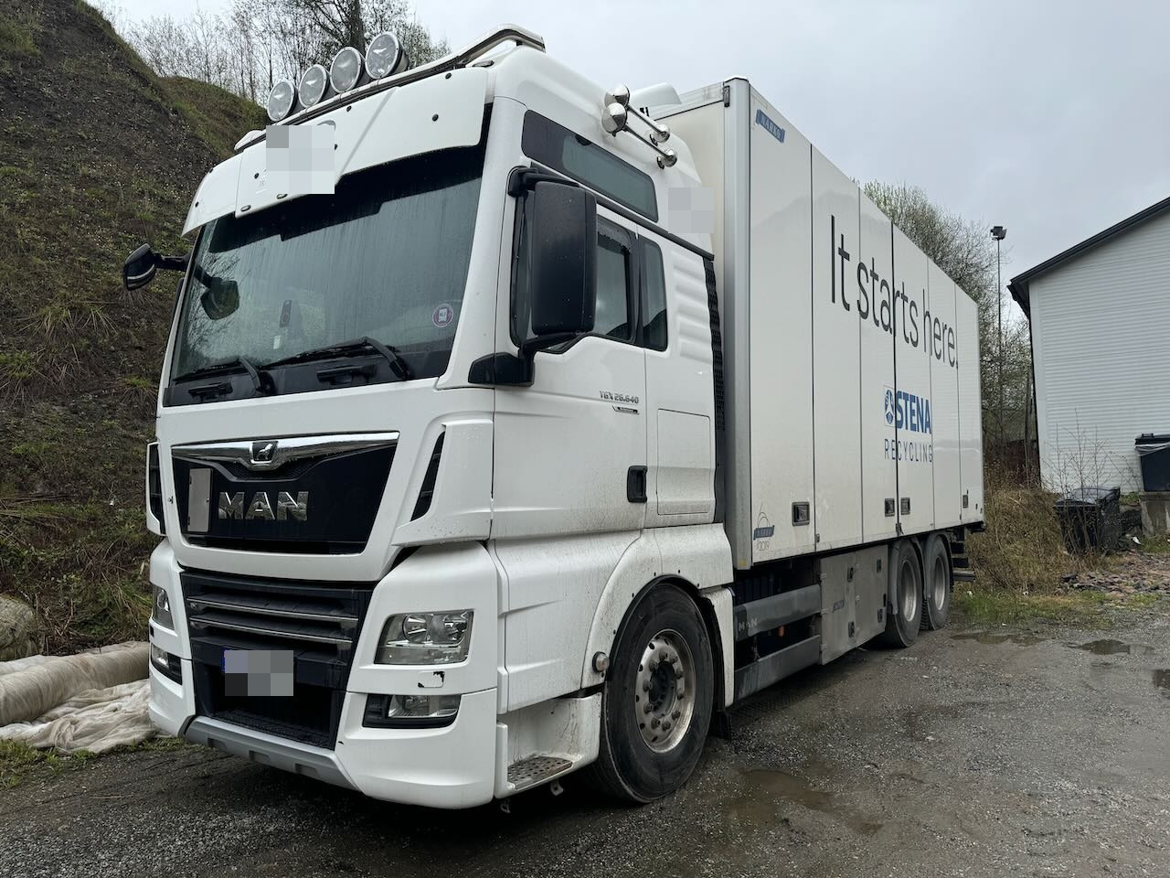 MAN TGX 26.640 - Грузовик с закрытым кузовом: фото 1 MAN TGX 26.640 - Грузовик с закрытым кузовом: фото 1