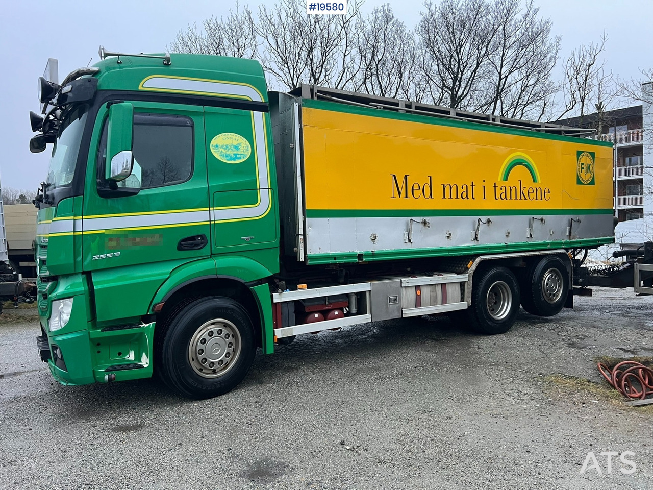 Mercedes Actros - Грузовик-цистерна: фото 1 Mercedes Actros - Грузовик-цистерна: фото 1