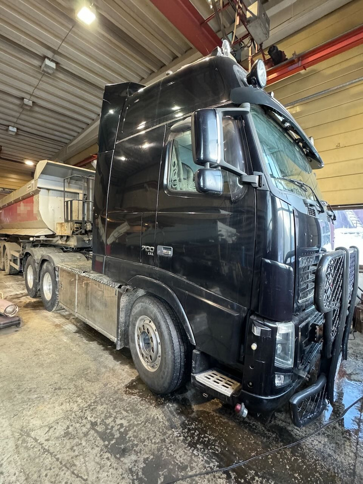 Volvo FH16 700 - Тягач: фото 1