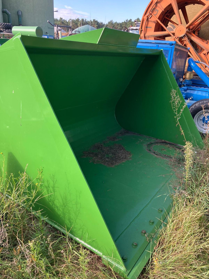 Fendt Leichtgutschaufel 4m³ - Трактор: фото 1 Fendt Leichtgutschaufel 4m³ - Трактор: фото 1