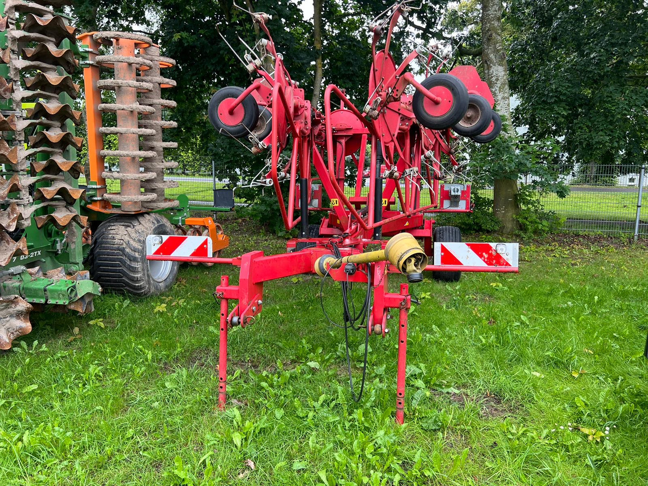 Lely Heuwender 1020 T - Сеноворошилка: фото 1 Lely Heuwender 1020 T - Сеноворошилка: фото 1