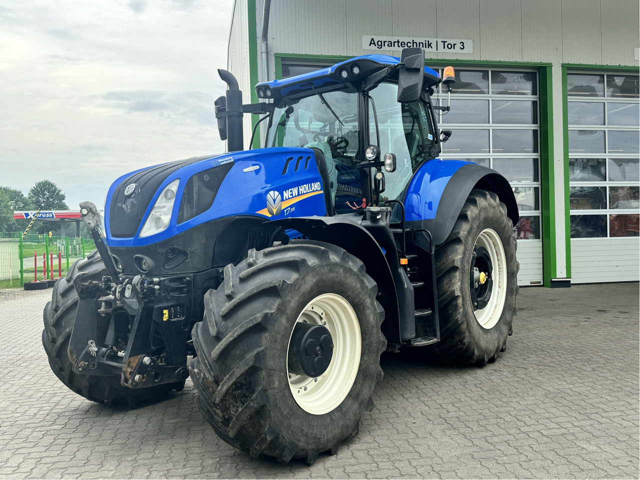 New Holland T7.315 - Трактор: фото 1 New Holland T7.315 - Трактор: фото 1