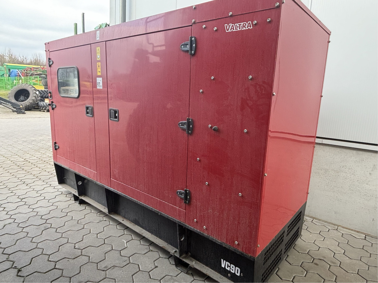 Valtra Diesel-Generator VG90 - Инструмент/ Оборудование: фото 4 Valtra Diesel-Generator VG90 - Инструмент/ Оборудование: фото 4