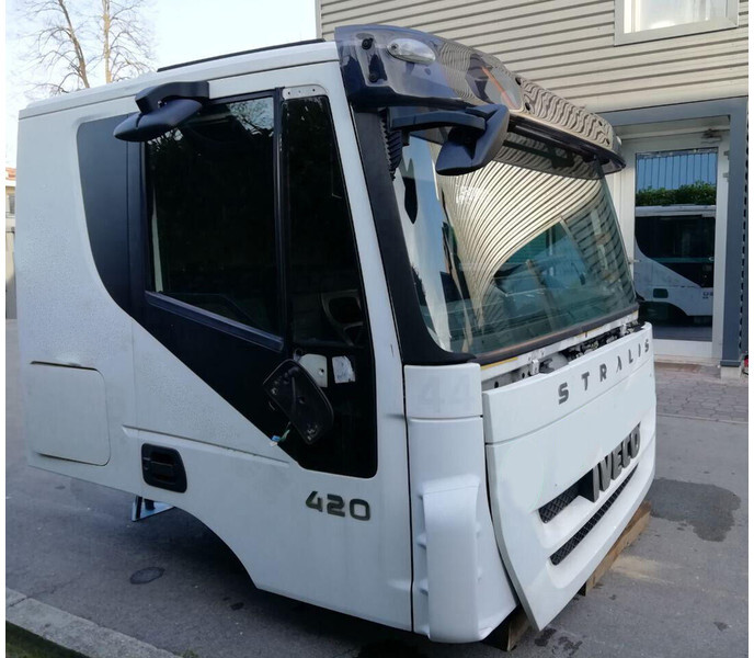 Iveco STRALIS AT Euro 5 - Кабина и интерьер для Грузовиков: фото 1