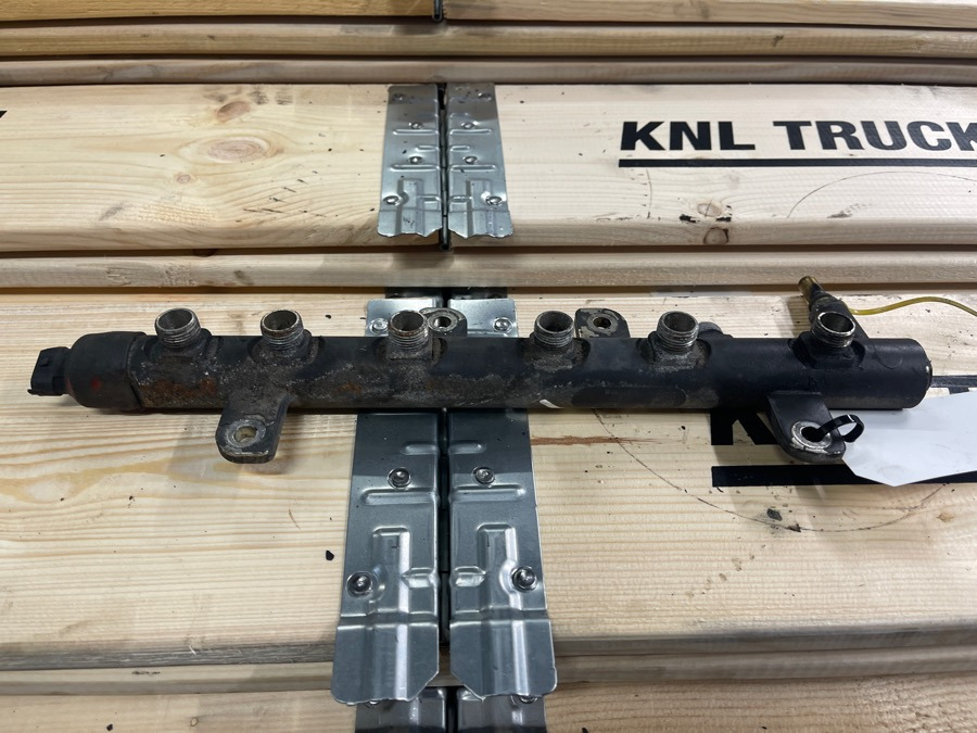 CUMMINS 4937282 FUEL INJECTION RAIL - Топливная система для Грузовиков: фото 1