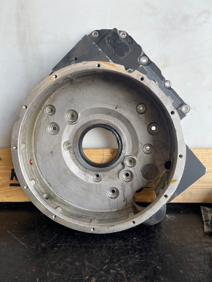 CUMMINS FLYWHEEL HOUSE 3971668 - Двигатель и запчасти для Грузовиков: фото 1