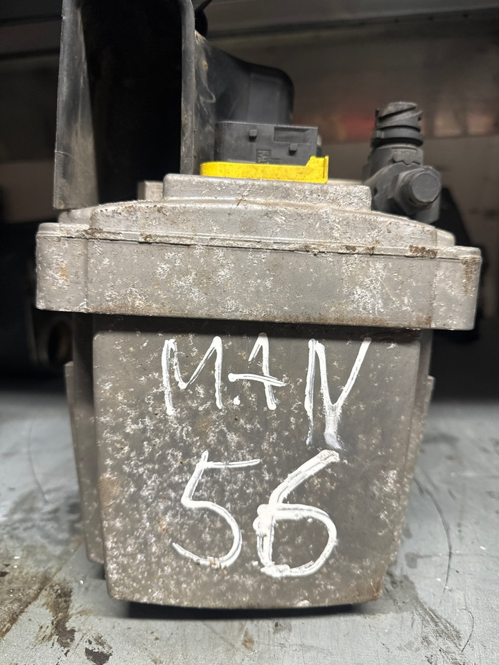 MAN ADBLUE PUMPE 81.15403-6138 - Топливная система для Грузовиков: фото 1