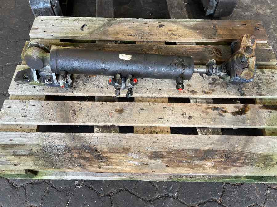 MAN BOOSTER CYLINDER 81.47501-6102 - Рулевое управление для Грузовиков: фото 1