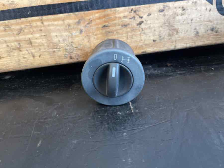 MAN LOCK SWITCH 81.25525-0067 - Кабина и интерьер для Грузовиков: фото 1