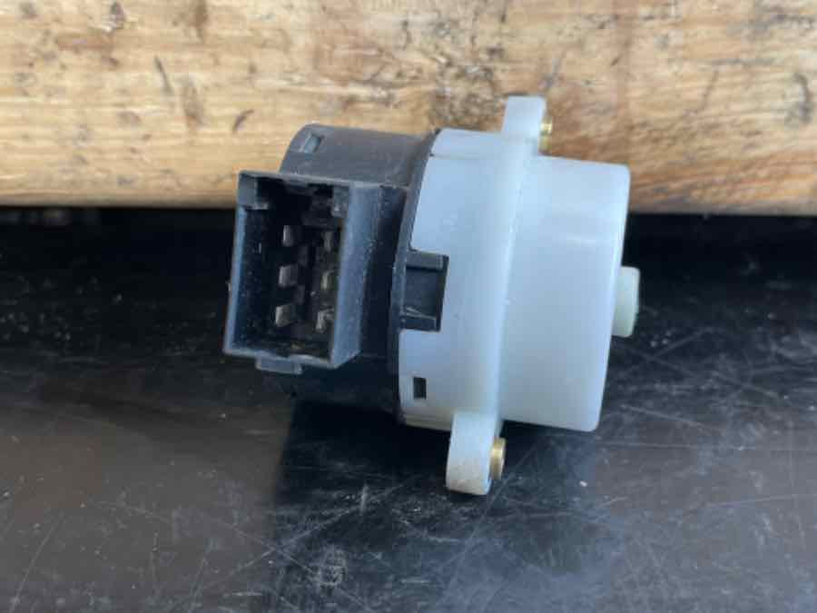 MAN STARTER SWITCH 81.25501-6035 - Кабина и интерьер для Грузовиков: фото 1
