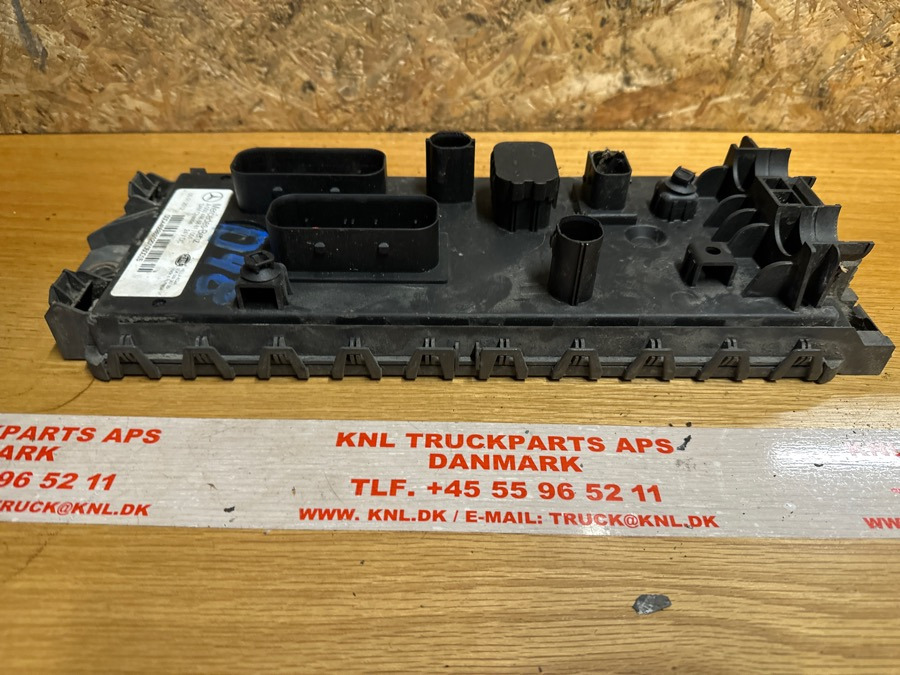 MERCEDES ECU SAM A0004466861 - Электрическая система для Грузовиков: фото 1