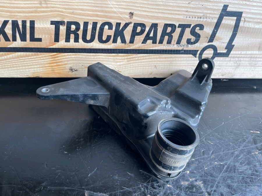 MERCEDES INTAKE PIPE A9360989207 - Двигатель и запчасти для Грузовиков: фото 1