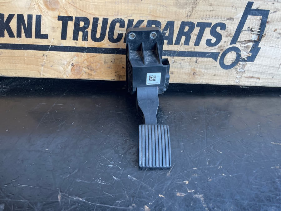 MERCEDES SPEEDER PEDAL A9603000004 - Кабина и интерьер для Грузовиков: фото 1 MERCEDES SPEEDER PEDAL A9603000004 - Кабина и интерьер для Грузовиков: фото 1