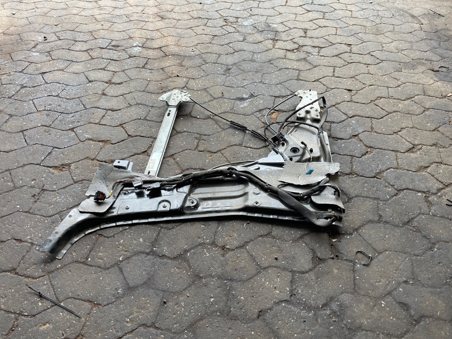 MERCEDES WINDOW MECHNANISM A9607201246 - Кабина и интерьер для Грузовиков: фото 1 MERCEDES WINDOW MECHNANISM A9607201246 - Кабина и интерьер для Грузовиков: фото 1