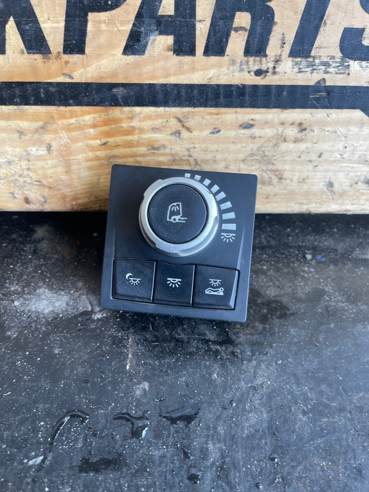 RENAULT SWITCH LIGHT 7421995058 - Кабина и интерьер для Грузовиков: фото 1