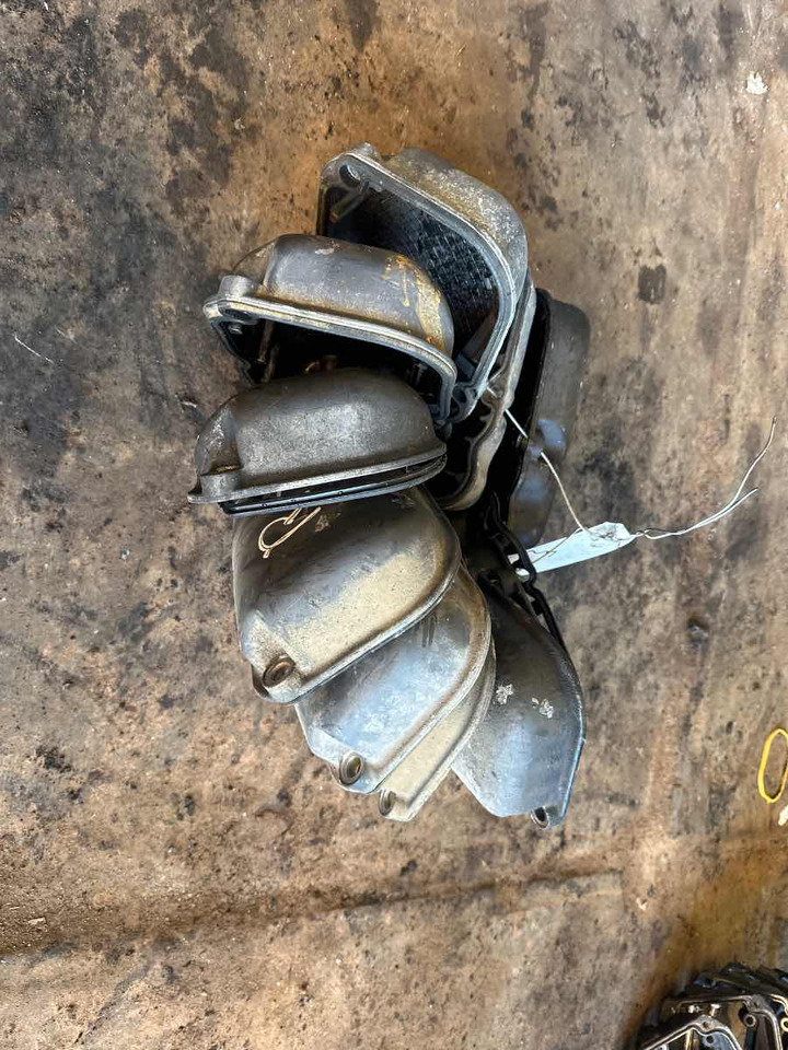 SCANIA CYLINDERHEAD COVER 1491697 - Двигатель и запчасти для Грузовиков: фото 1 SCANIA CYLINDERHEAD COVER 1491697 - Двигатель и запчасти для Грузовиков: фото 1