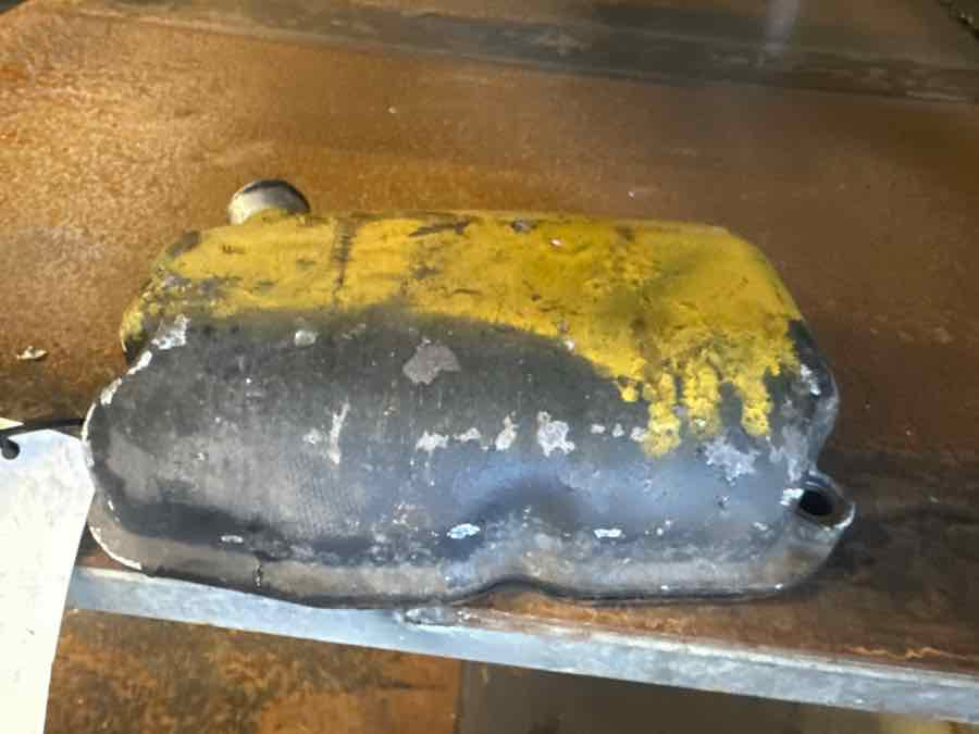 SCANIA CYLINDERHEAD COVER 1725068 - Двигатель и запчасти для Грузовиков: фото 1 SCANIA CYLINDERHEAD COVER 1725068 - Двигатель и запчасти для Грузовиков: фото 1