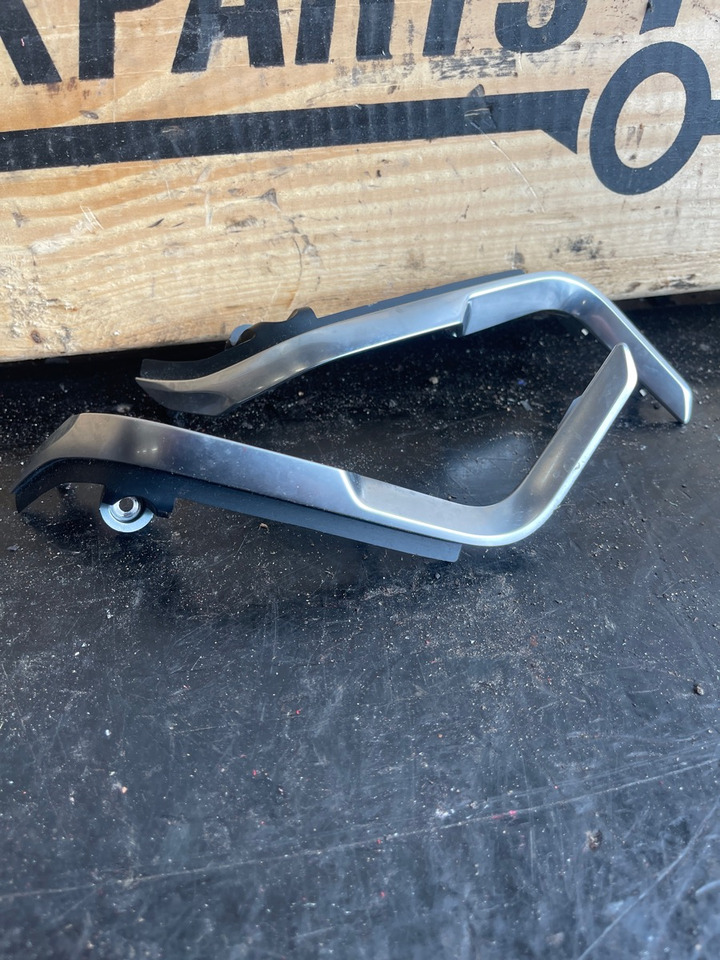 SCANIA Decorative strip 2290881 + 2290879 - Кабина и интерьер для Грузовиков: фото 1 SCANIA Decorative strip 2290881 + 2290879 - Кабина и интерьер для Грузовиков: фото 1