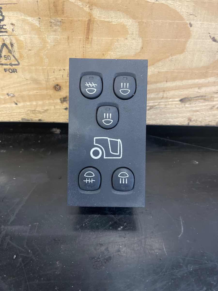 SCANIA ECU SWITCH 1507637 - Кабина и интерьер для Грузовиков: фото 1 SCANIA ECU SWITCH 1507637 - Кабина и интерьер для Грузовиков: фото 1