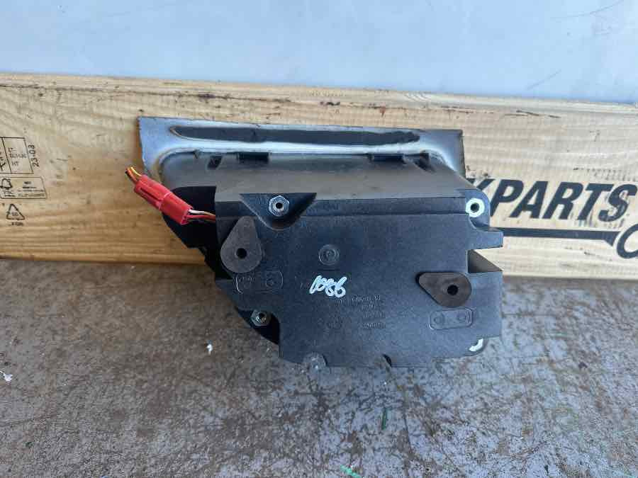 SCANIA SPOT LAMP 2535366 - Свет/ Освещение для Грузовиков: фото 2 SCANIA SPOT LAMP 2535366 - Свет/ Освещение для Грузовиков: фото 2