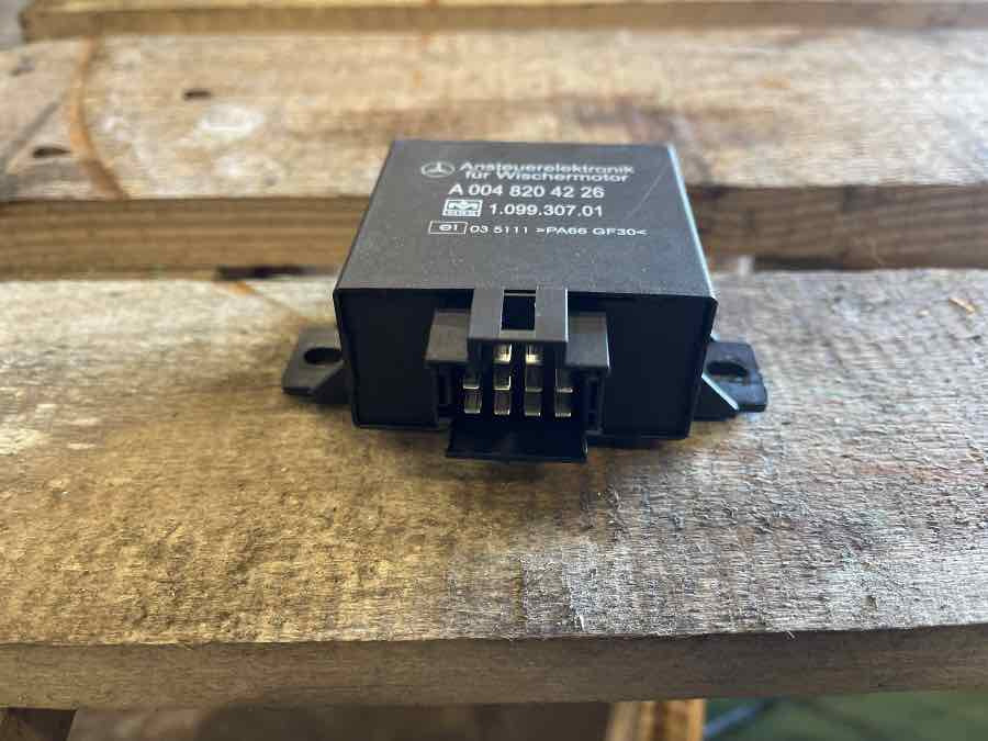 SETRA / MERCEDES ECU WIPER MOTOR A0048204226 - Блок управления для Автобусов: фото 1 SETRA / MERCEDES ECU WIPER MOTOR A0048204226 - Блок управления для Автобусов: фото 1