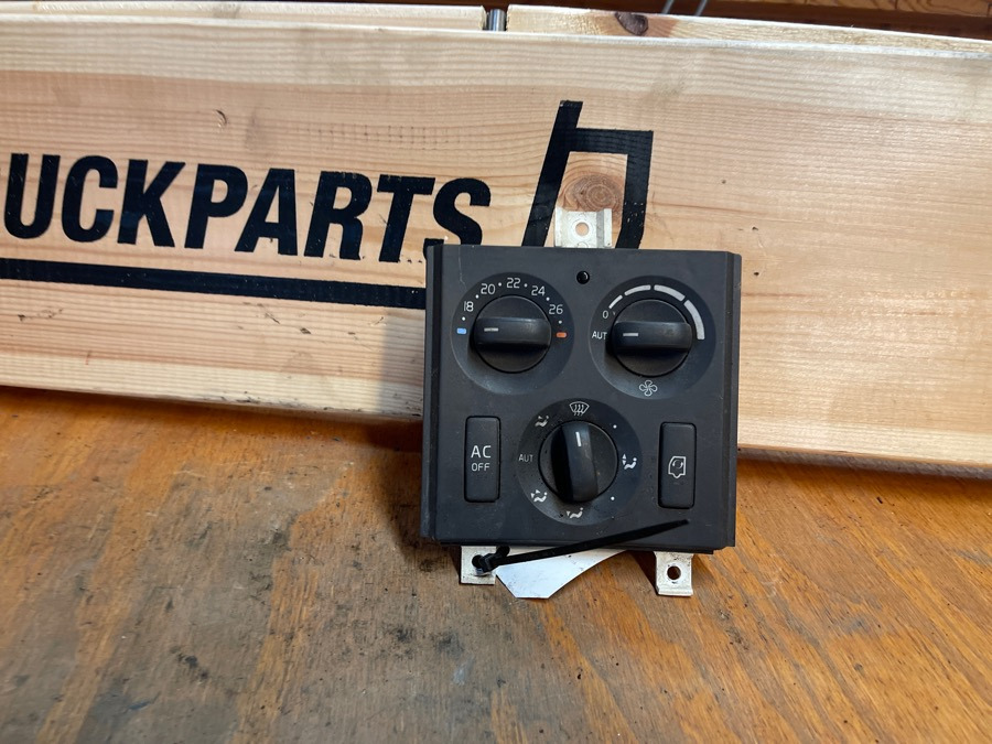 VOLVO AC KLIMA ECU ECC 21318121 - Кабина и интерьер для Грузовиков: фото 1