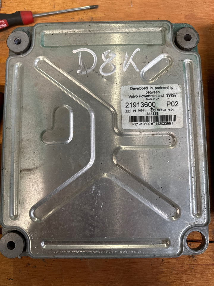 VOLVO ECU 21913600 PO2 - Электрическая система для Грузовиков: фото 1