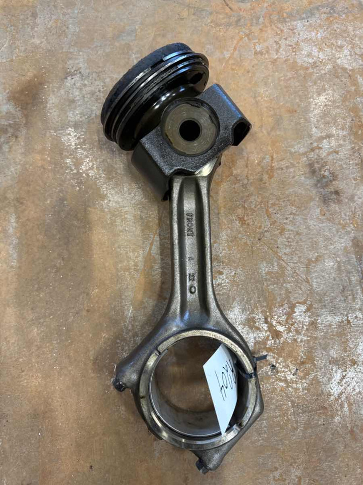 VOLVO PISTON / CONROD 21161901 + 20876840 - Двигатель и запчасти для Грузовиков: фото 1