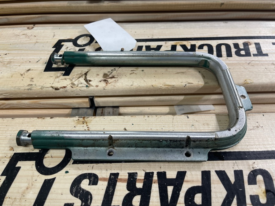 VOLVO RADITOR 17208196 - Двигатель и запчасти для Грузовиков: фото 1