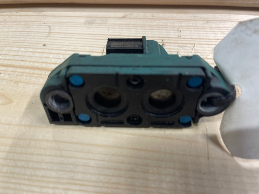 VOLVO SENSOR 22181342 - Двигатель и запчасти для Грузовиков: фото 1