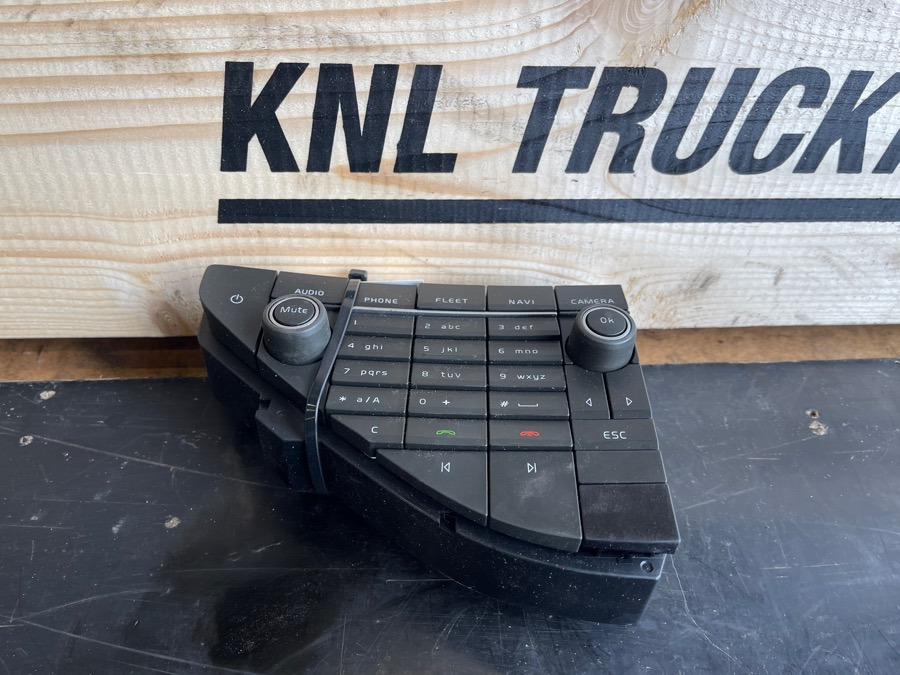 VOLVO SWITCH PANEL PHONE 22131039 - Электрическая система для Грузовиков: фото 1