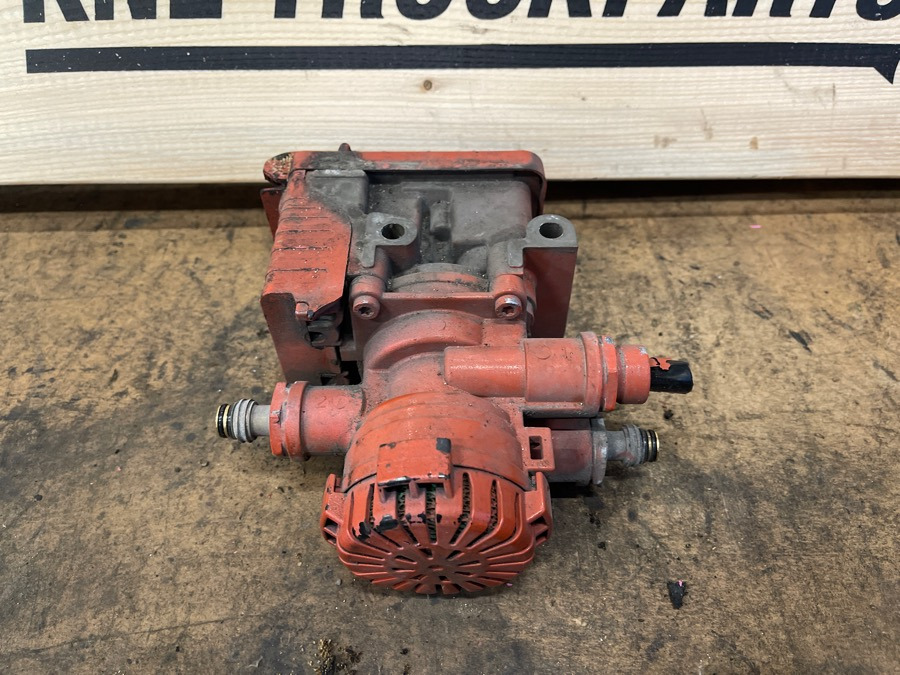 VOLVO VALVE 22225550 - Тормозной клапан для Грузовиков: фото 1