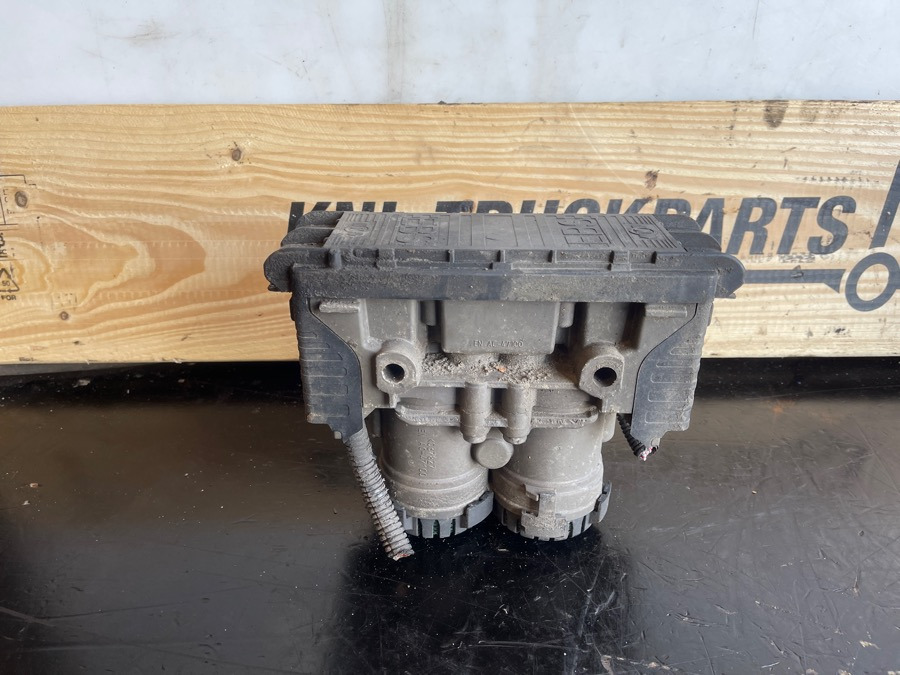VOLVO VALVE 22225554 - Тормозной клапан для Грузовиков: фото 1