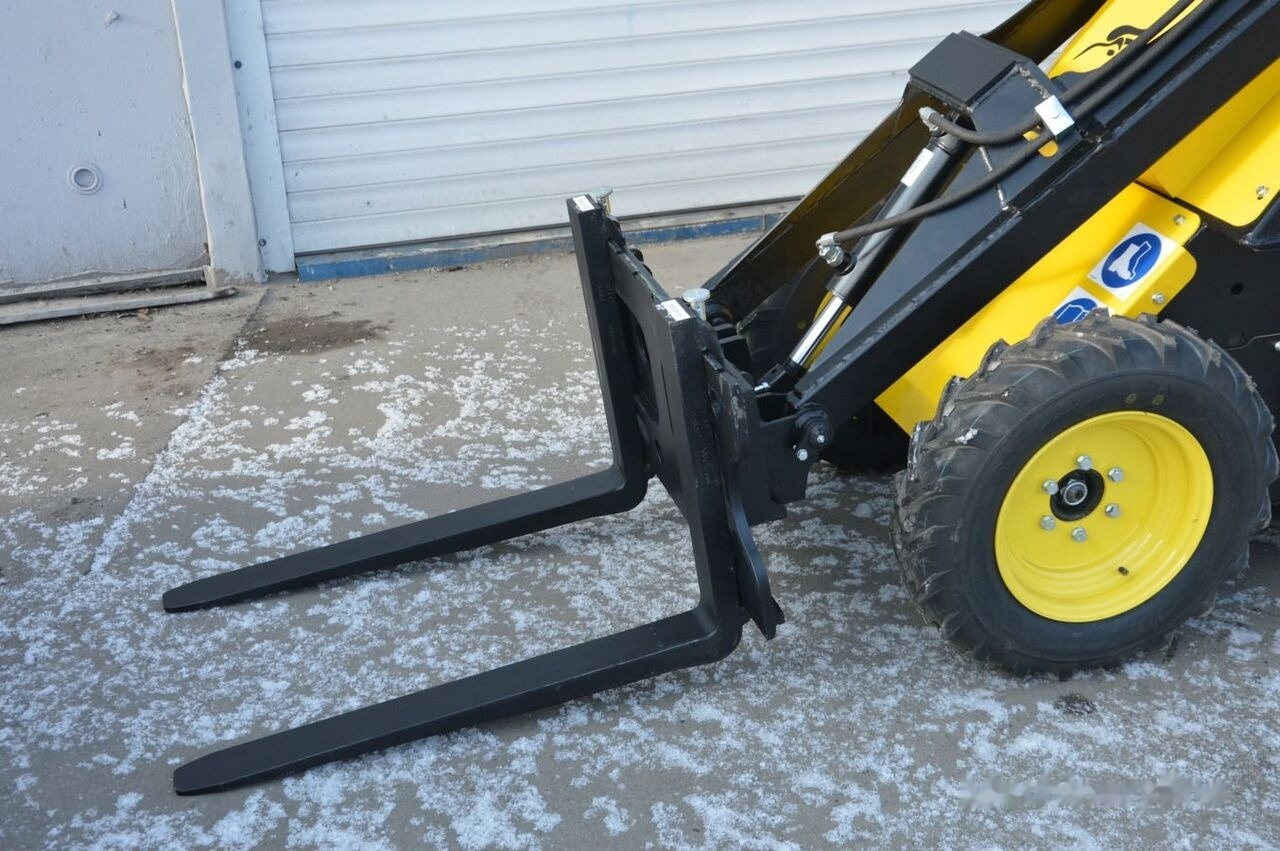 Tur Poland Mini Loader TUR N 520 Mini Hoflader Kompaktlader Briggs&Stratton в лизинг Tur Poland Mini Loader TUR N 520 Mini Hoflader Kompaktlader Briggs&Stratton: фото 24