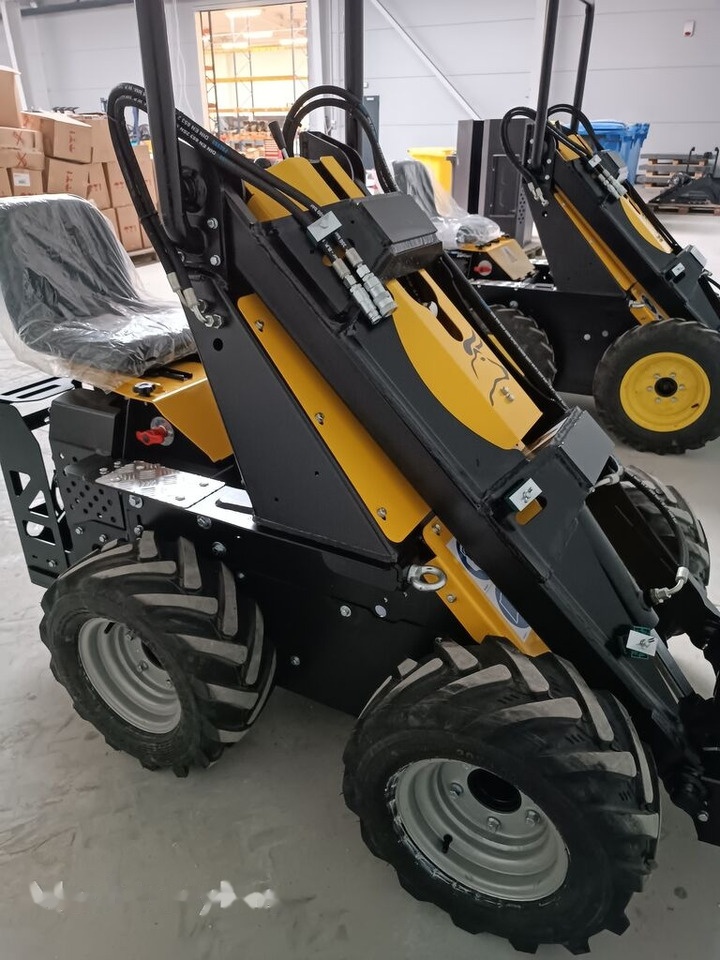 Tur Poland Miniradlader Miniloader Mini hoflader TUR N 520 Briggs&Stratton в лизинг Tur Poland Miniradlader Miniloader Mini hoflader TUR N 520 Briggs&Stratton: фото 40