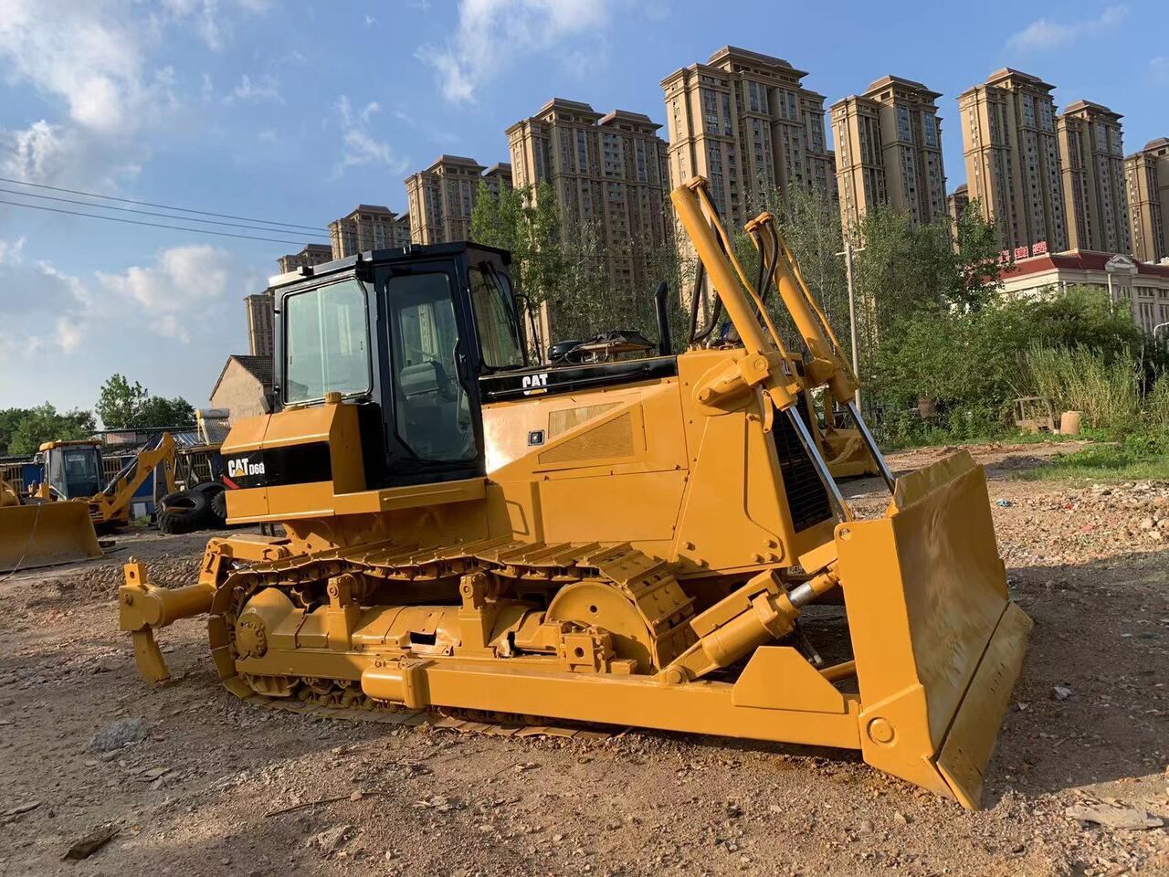 CATERPILLAR D6G - Бульдозер: фото 1 CATERPILLAR D6G - Бульдозер: фото 1