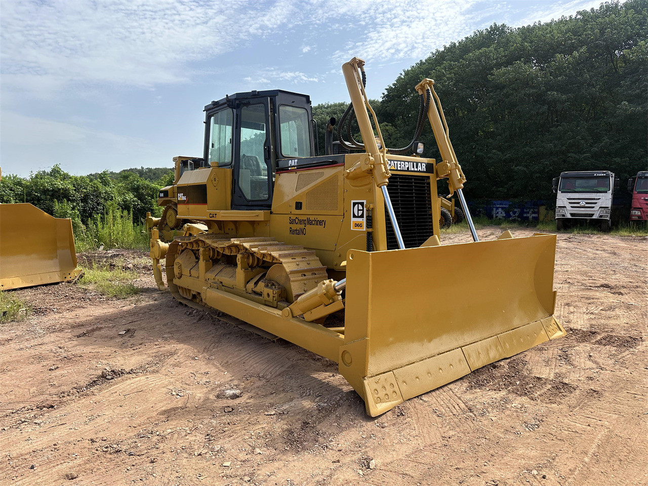 CATERPILLAR D6G - Бульдозер: фото 1 CATERPILLAR D6G - Бульдозер: фото 1