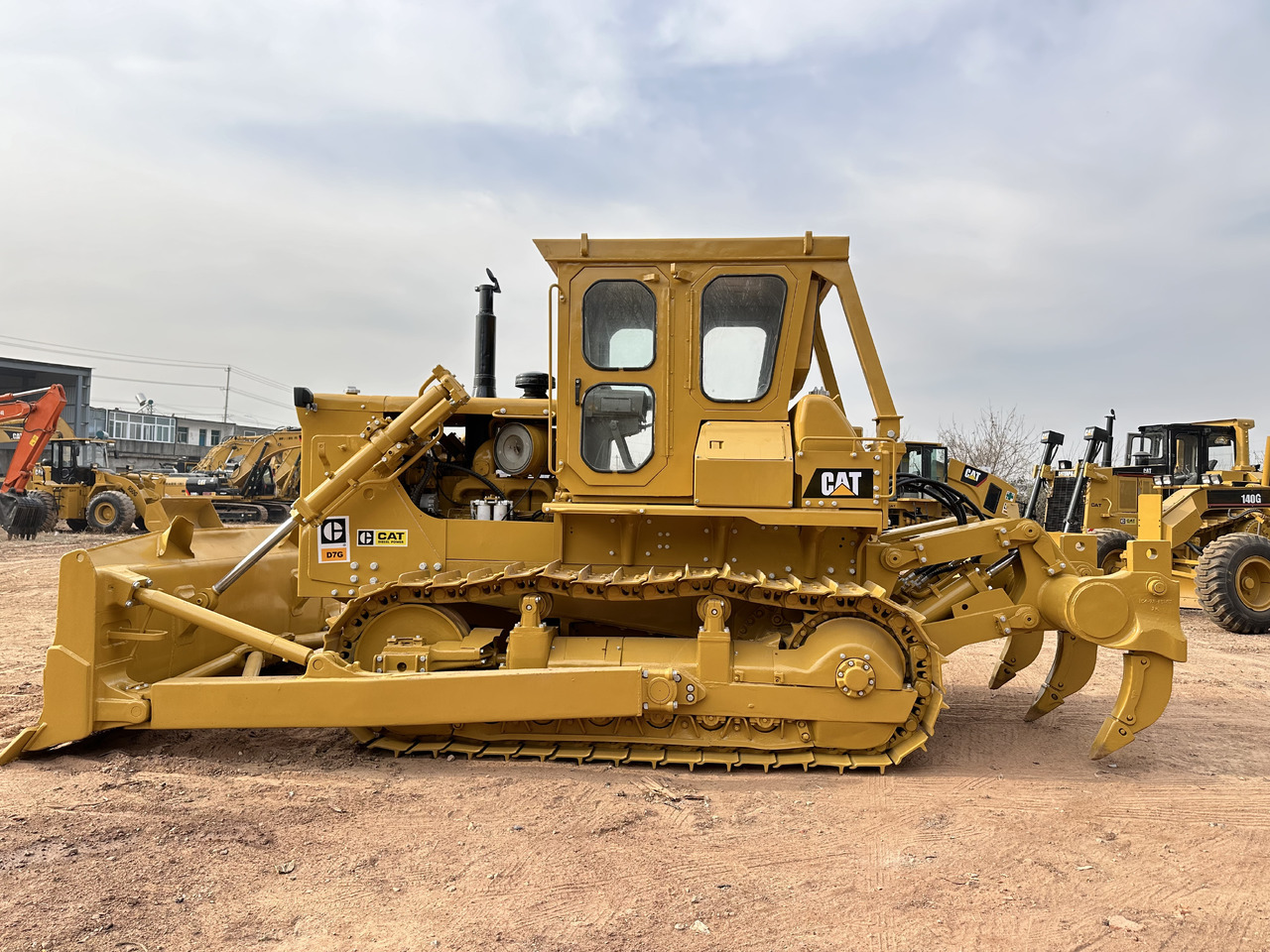 CATERPILLAR D7G - Бульдозер: фото 1 CATERPILLAR D7G - Бульдозер: фото 1