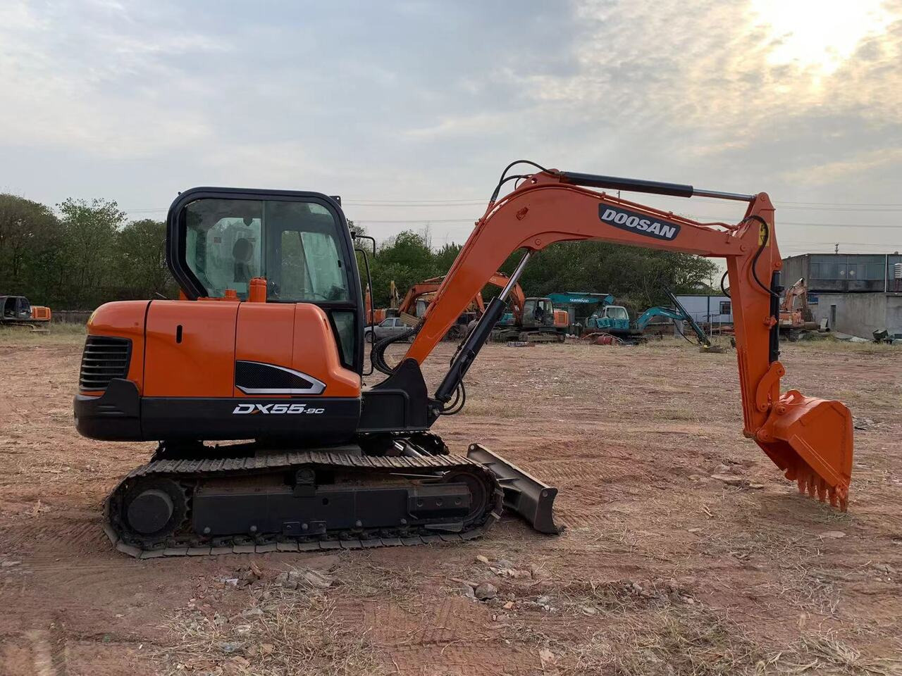 DOOSAN DX55 - Экскаватор: фото 1 DOOSAN DX55 - Экскаватор: фото 1