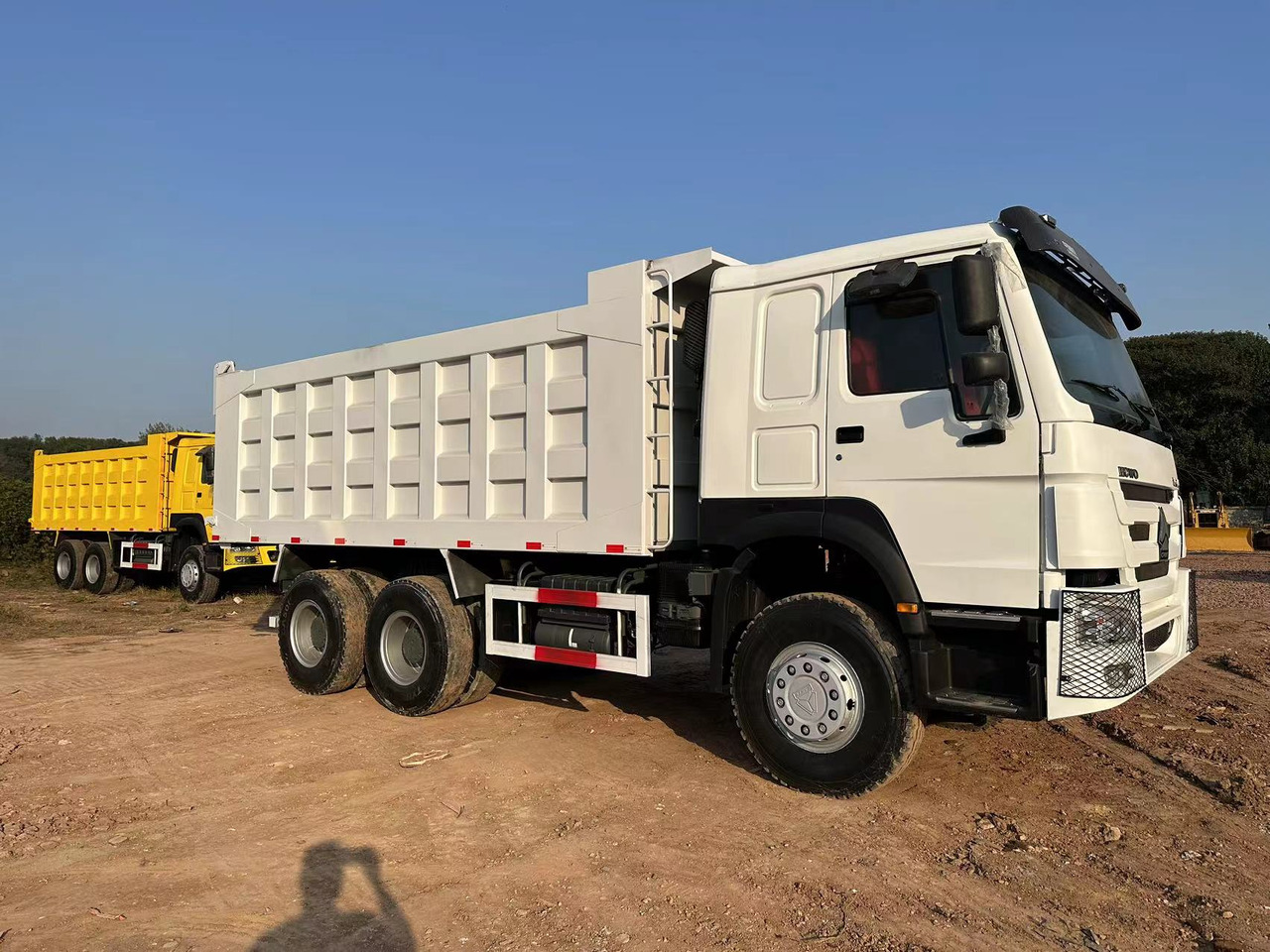 SINOTRUK HOWO Dump truck 371 6x4 - Самосвал: фото 1 SINOTRUK HOWO Dump truck 371 6x4 - Самосвал: фото 1