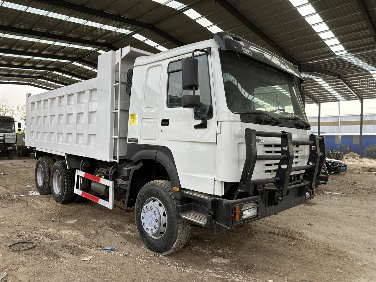SINOTRUK HOWO Dump truck 371 6x4 - Самосвал: фото 5 SINOTRUK HOWO Dump truck 371 6x4 - Самосвал: фото 5